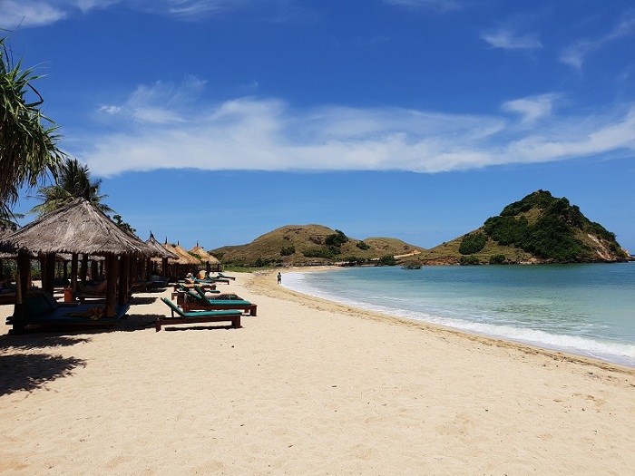 Pantai Seger Lombok, Keindahan Alami dan Ritual Bau Nyale yang Memikat. (Foto : Dok. Istimewa)