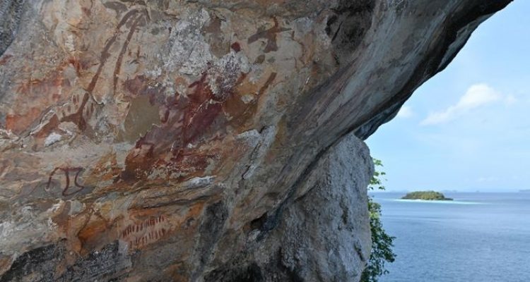 Mengungkap Arti Ukiran Prasejarah di Cadas Misool Papua Barat. (Foto : Dok. Istimewa)