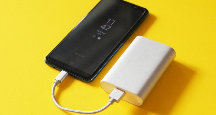 Cara Keren Mengatasi Power Bank yang Cepat Panas Saat Diisi Daya. (Foto : Dok. Istimewa)