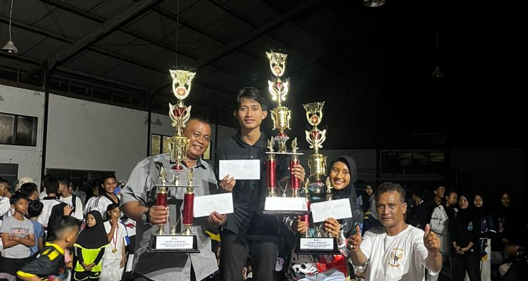 Halilintar Taekwondo Clubs (HTC) Fighter Raih Juara Umum I Smanthree Championship II. (Foto : Dok.Istimewa)